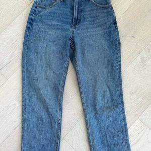Abercrombie Women's
Curve Love Ultra High Rise Ankle Straight Jean- 26 short
